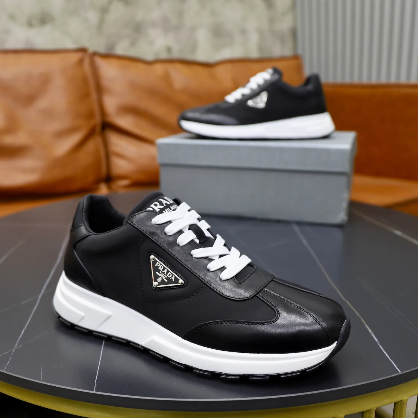 Ex-factory price: 580💰🙅‍♂️🙅‍♂️🙅‍♂️ Brand: PRADA Standard code: 38–44 (45 can be customized) Grade: Same as the official website Material: Original cowhide stitching Comfortable pig and cow lining Light and wear-resistant outsole Style category: Men's fashionable casual shoes and boots Running sneakers Distinguished luxury brand elements Top luxury Color: actual picture color